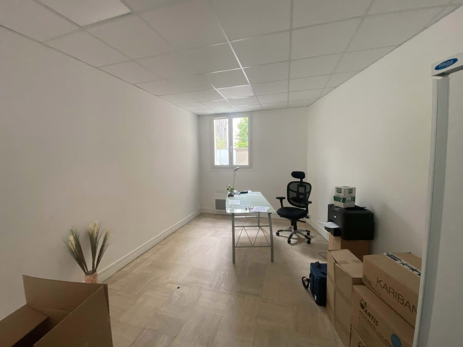 Local commercial loué de 35,67 m² avec parking — Nanterre